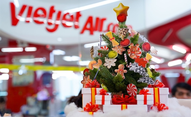 Khám phá văn phòng tràn ngập không khí Giáng sinh của hãng hàng không Vietjet