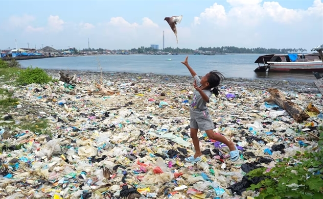Đông Nam Á: Bãi tập kết rác thải nhựa toàn cầu
