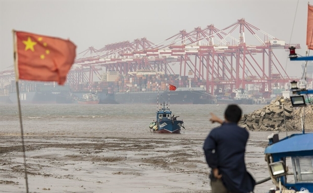 Xuất khẩu của Trung Quốc tăng mạnh hơn dự kiến
