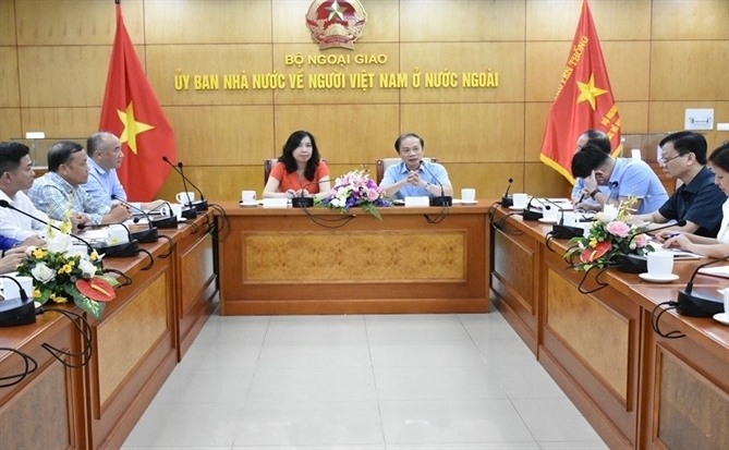 Tăng cường phối hợp trong công tác đối với người Việt Nam ở nước ngoài