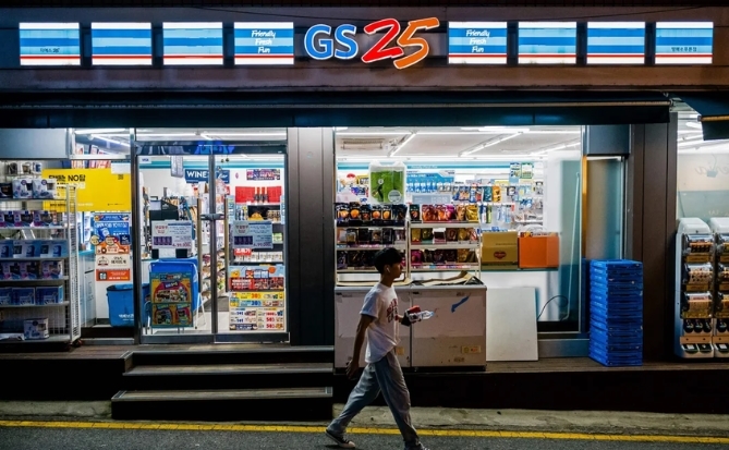 Hàn Quốc trở thành "ông vua" toàn cầu về cửa hàng tiện lợi