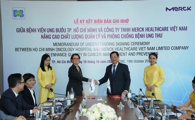 Bệnh viện Ung Bướu TP.HCM và Merck Healthcare Việt Nam ký kết biên bản ghi nhớ hợp tác