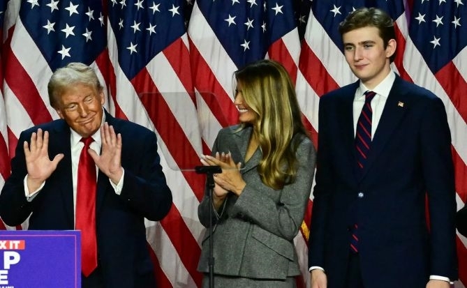 Barron Trump được giới truyền thông săn đón