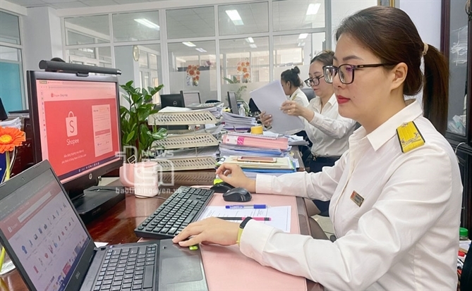 Thu ngân sách 11 tháng tăng  hơn 16%, vượt mục tiêu cả năm