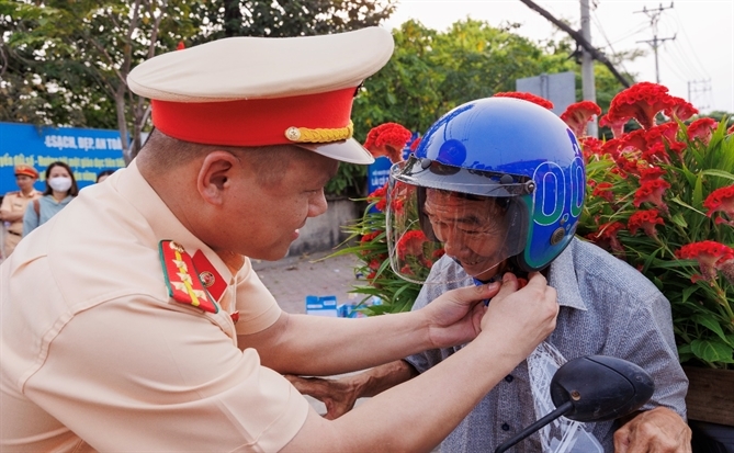 Đường về nhà đón tết thêm an vui với các “Điểm tiếp sức nhân dân” tại TP. HCM