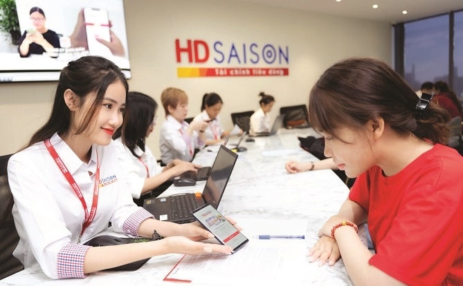 Tài chính tiêu dùng xốc lại sau cú sốc