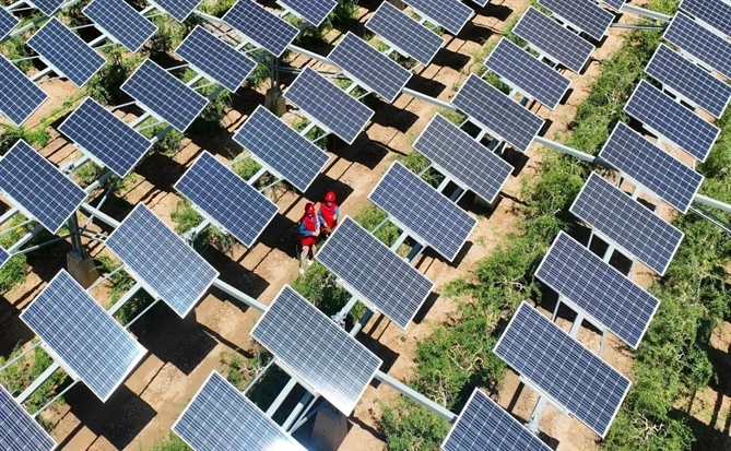 Lần đầu sau nhiều năm, CO₂ Trung Quốc giảm nhờ năng lượng sạch