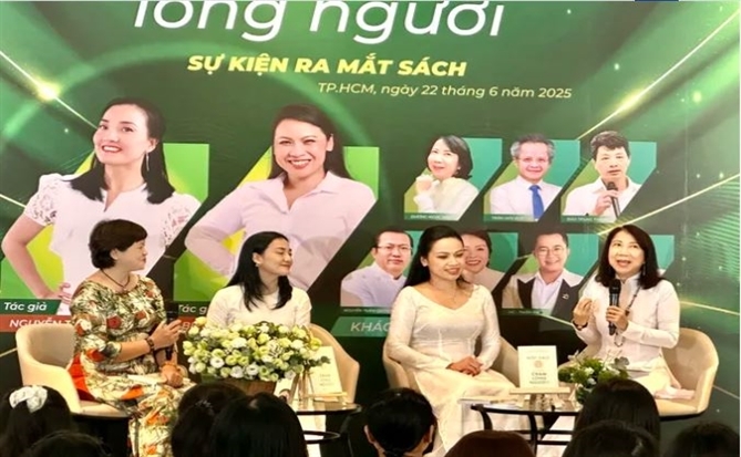 Ra mắt sách “Nói sao cho chạm lòng người”