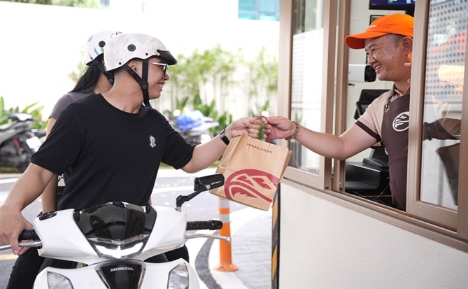 Highlands Coffee ra mắt mô hình Drive-Thru đầu tiên trong ngành đồ uống