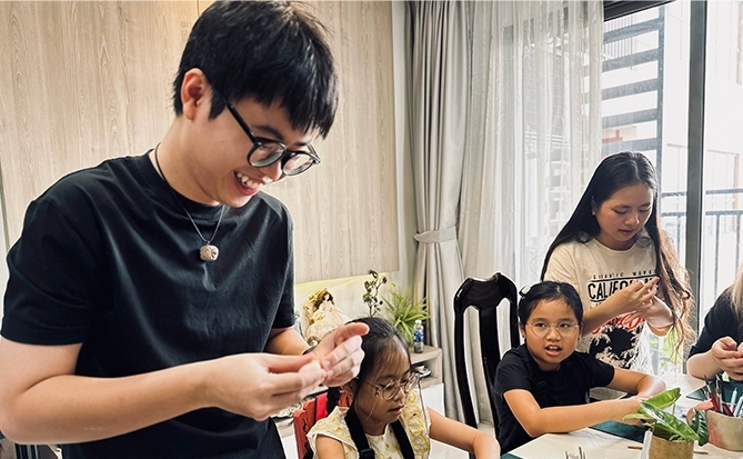 Bùi Thịnh Đa: Búp bê BJD  phiên bản kỷ luật