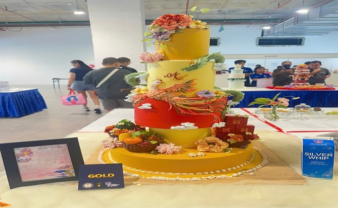 Đầu bếp Việt Nam giành ngôi vô địch cuộc thi bánh quốc tế tại Malaysia