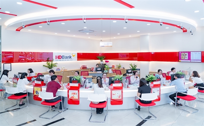 Đẩy mạnh kinh doanh số, HDBank báo lãi 6 tháng 10.068 tỉ đồng, ROE lên tới 26,5%