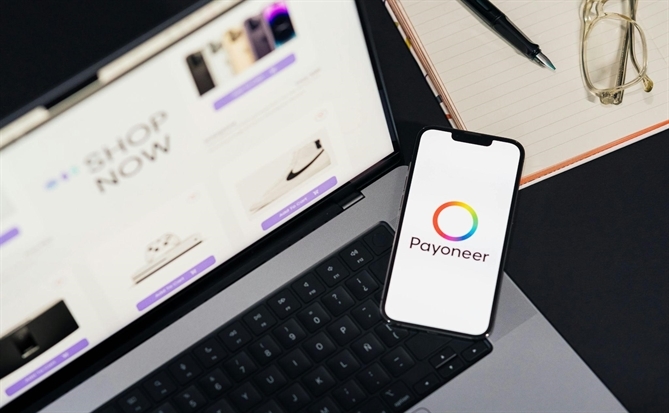 Payoneer hợp tác với Stripe hỗ trợ SMB giao dịch toàn cầu
