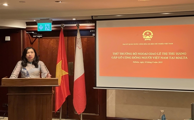 Thứ trưởng Bộ Ngoại giao Lê Thị Thu Hằng thăm cộng đồng người Việt tại Malta
