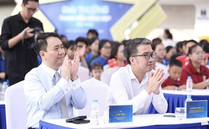 Ngày hội “Gia đình trẻ hạnh phúc 2025” khai mạc tại Hồ Gươm - Lan tỏa thông điệp hành trình yêu thương
