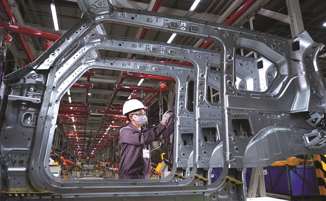 Cơ khí chế tạo: Sáng chính sách, tắc nhân lực