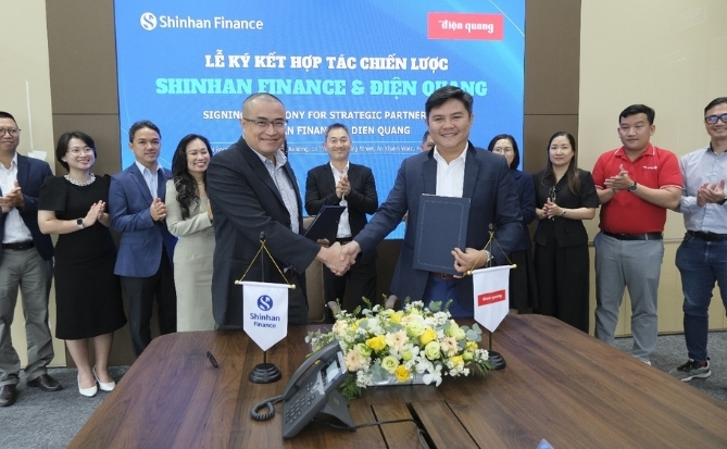 Shinhan Finance hợp tác cùng Điện Quang Solar thúc đẩy tài chính xanh và năng lượng bền vững