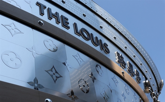 Ngành xa xỉ “ngóng” tín hiệu hồi sinh