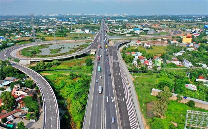 Phía sau những đổi thay của bất động sản phía Tây TP.HCM