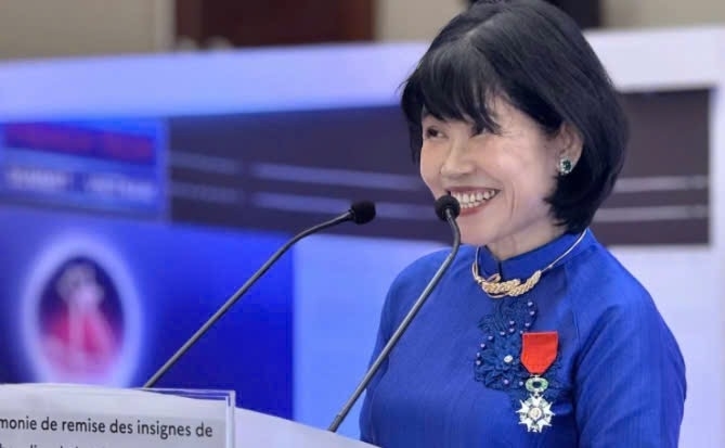 Người phụ nữ Việt vinh dự nhận Huân chương Bắc đẩu Bội tinh bậc Hiệp sỹ