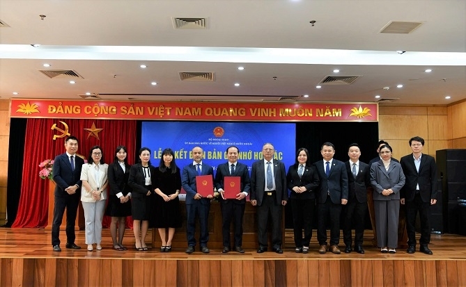 Phối hợp, phát huy nguồn lực và triển khai các hoạt động thiết thực, phục vụ tốt hơn cộng đồng người Việt Nam ở nước ngoài