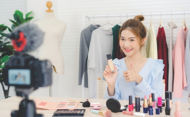 Muốn livestream? Lấy bằng đi!