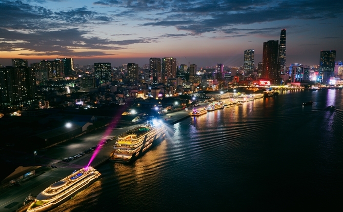 REVER Cruise: Kiến tạo tiêu chuẩn MICE giữa dòng di sản