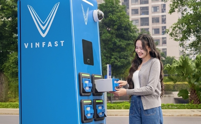 Chủ xe xăng háo hức lên đời xe máy điện VinFast Viper để hưởng trọn bộ ưu đãi khủng