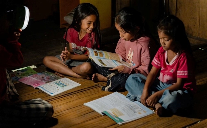 Panasonic Việt Nam mở rộng sáng kiến trao tặng đèn năng lượng mặt trời