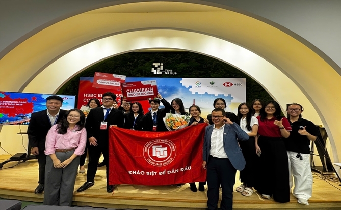 Sinh viên Ngoại thương Hà Nội giành ngôi quán quân cuộc thi HSBC 2026 sau bài toán K-pop