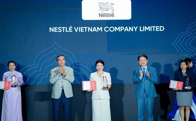 Nestlé Việt Nam được vinh danh tại Giải thưởng Rồng Vàng lần thứ 25