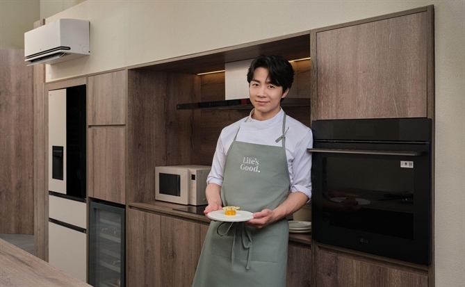 Bếp trưởng hai nhà hàng đạt sao Michelin định chuẩn gian bếp gia đình tại  Another Saigon by LG