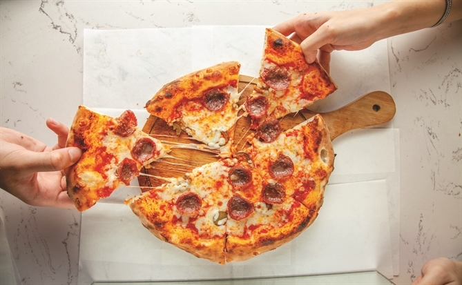 Chia lại pizza