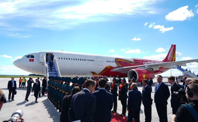 Thủ tướng Lê Minh Hưng lên đường dự Hội nghị Cấp cao ASEAN - Nga trên chuyến bay thương mại Vietjet