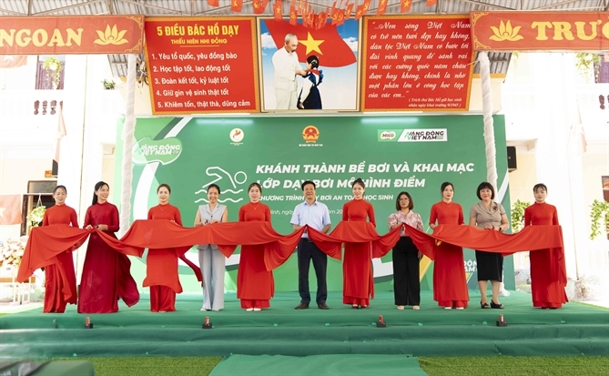 Nestlé Việt Nam đồng hành cùng Bộ Giáo dục và Đào tạo triển khai mô hình bể bơi học đường tại Bắc Ninh