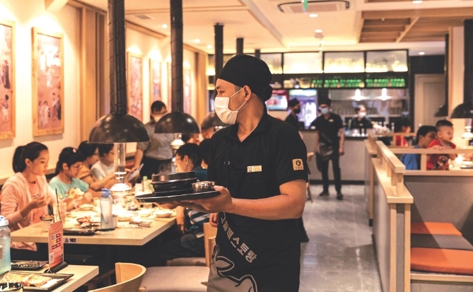 “Vua lẩu nướng” ẩn mình