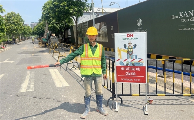 Theo dõi, xử lý hiện trạng tại khu vực tiếp giáp chung cư Hanoi Homeland