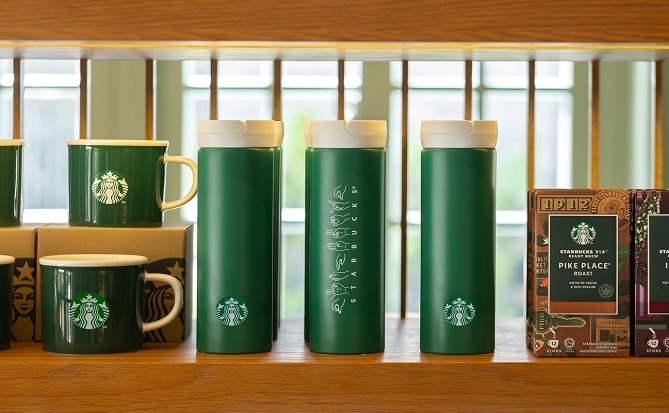 Starbucks Vietnam mở cửa hàng Signing Store đầu tiên tại Việt Nam