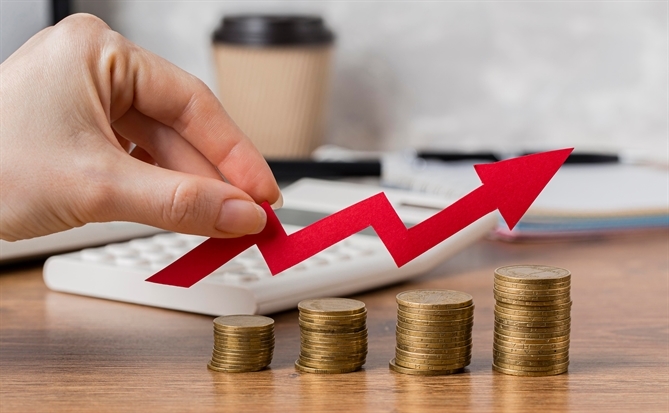 Đòn bẩy nợ va bức tường lãi suất