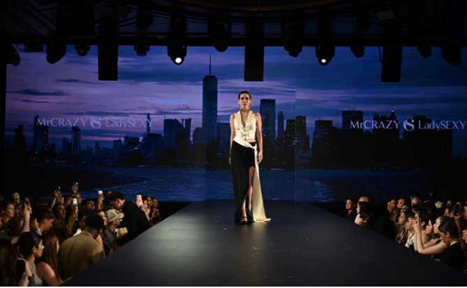 Mr CRAZY & Lady SEXY trình làng BST Thu Đông 2026 tại New York
