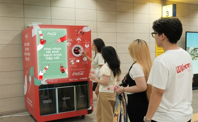 Mở rộng mô hình thu gom chai nhựa, lon nhôm tại Hà Nội và TP.HCM